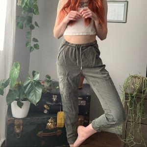 Green cargo/linen pants